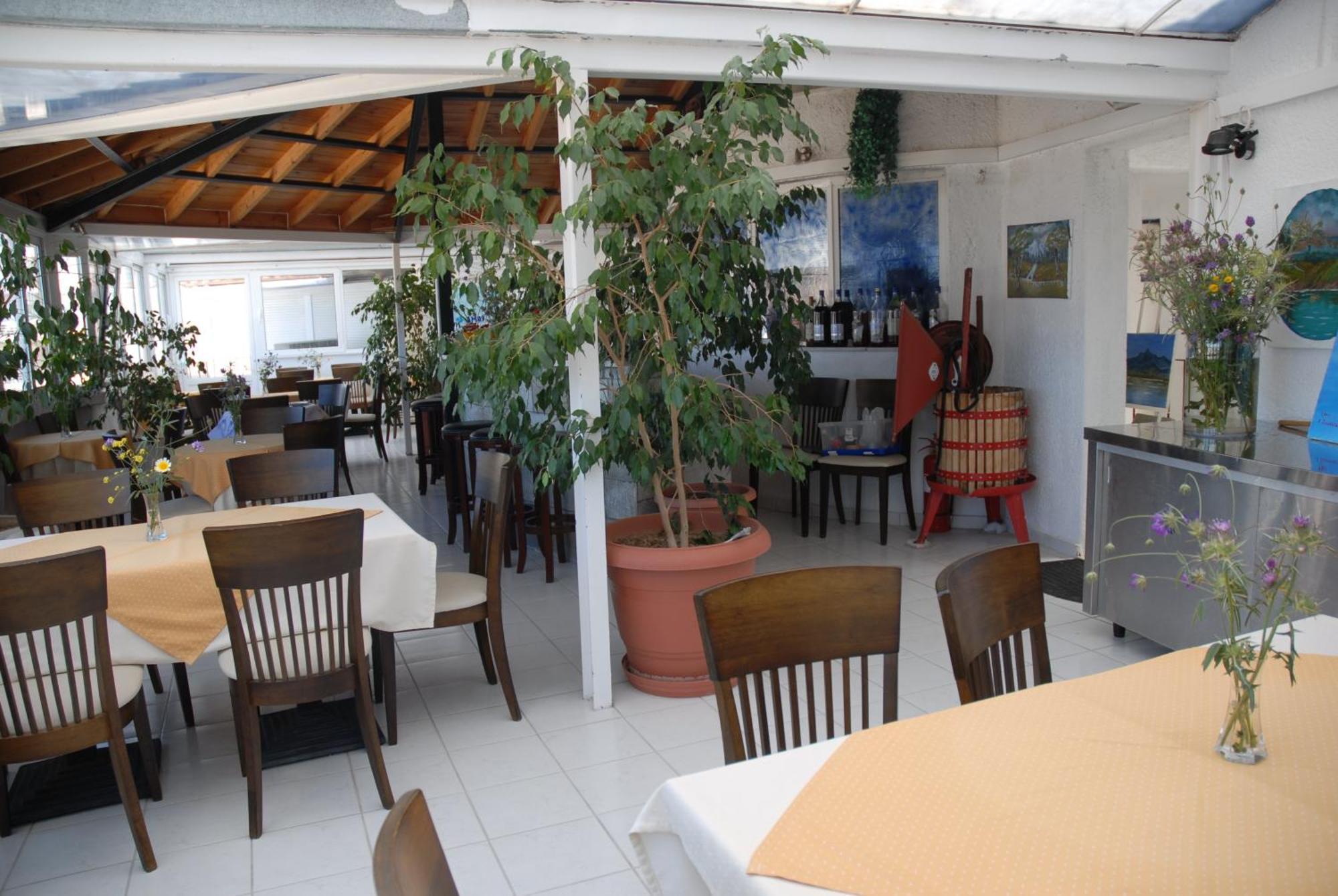 Amanda Hotel Karlóvaszi Kültér fotó