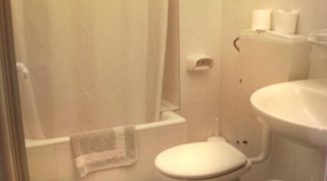 Amanda Hotel Karlóvaszi Szoba fotó